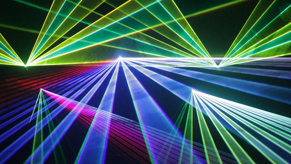Laser Beam Show mit fünf Laseranlagen
